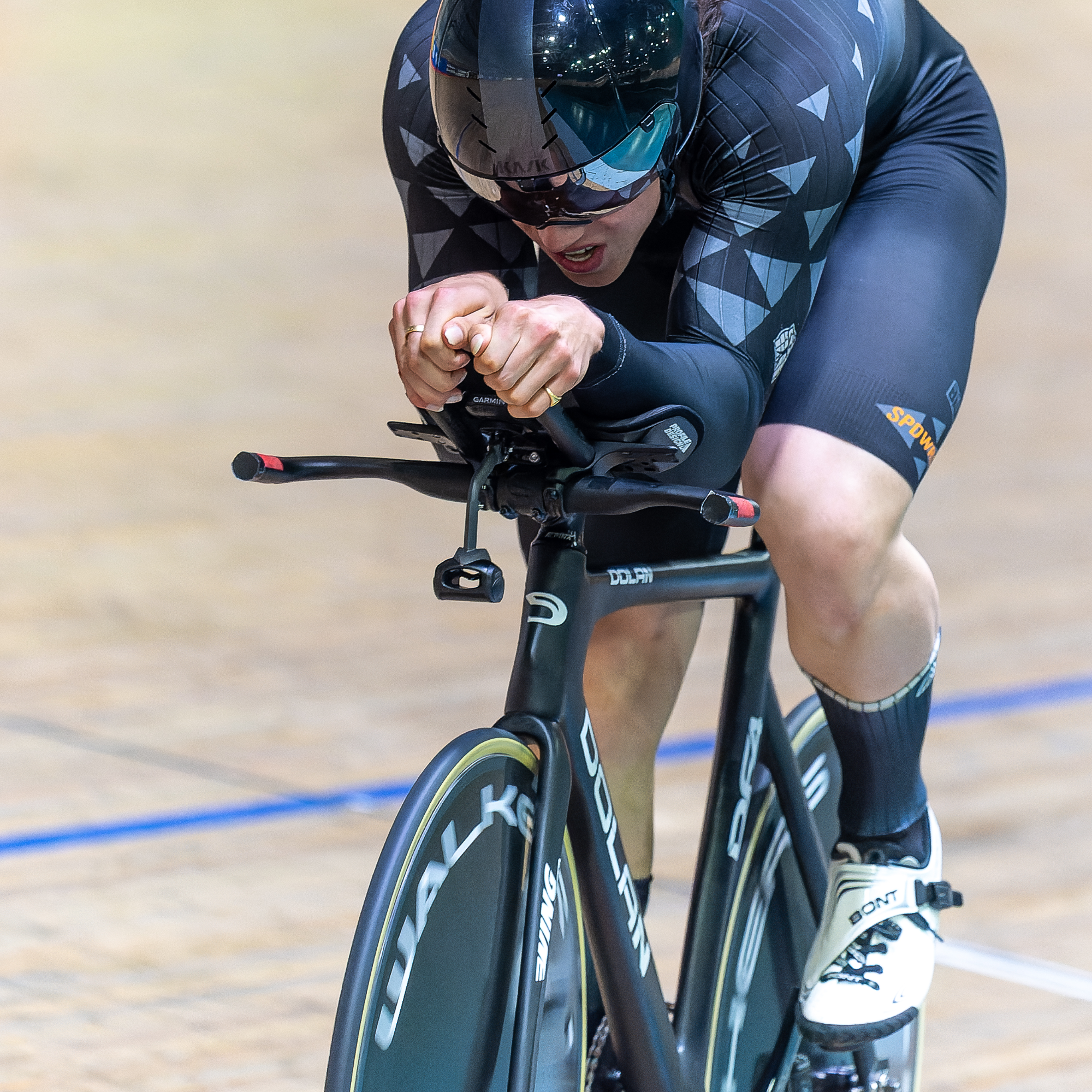 velodrome time trialist using aerosensor cycling system