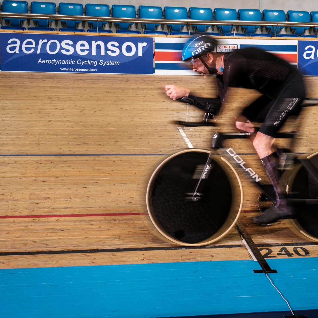 cycling aerodynamics science with track cyclist 